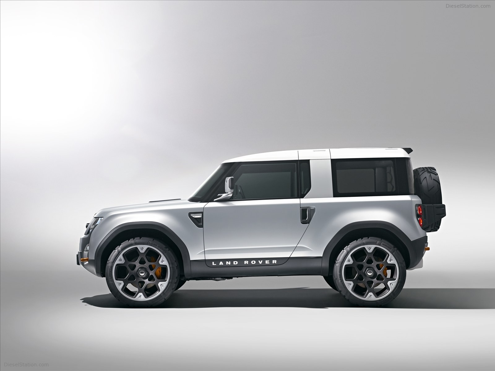 Land Rover Defender DC100 Sport Concept 2011
